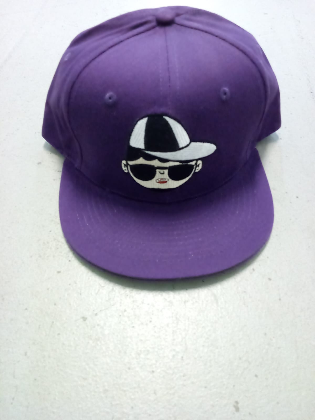 KITOS BLACK SNAPBACK HAT